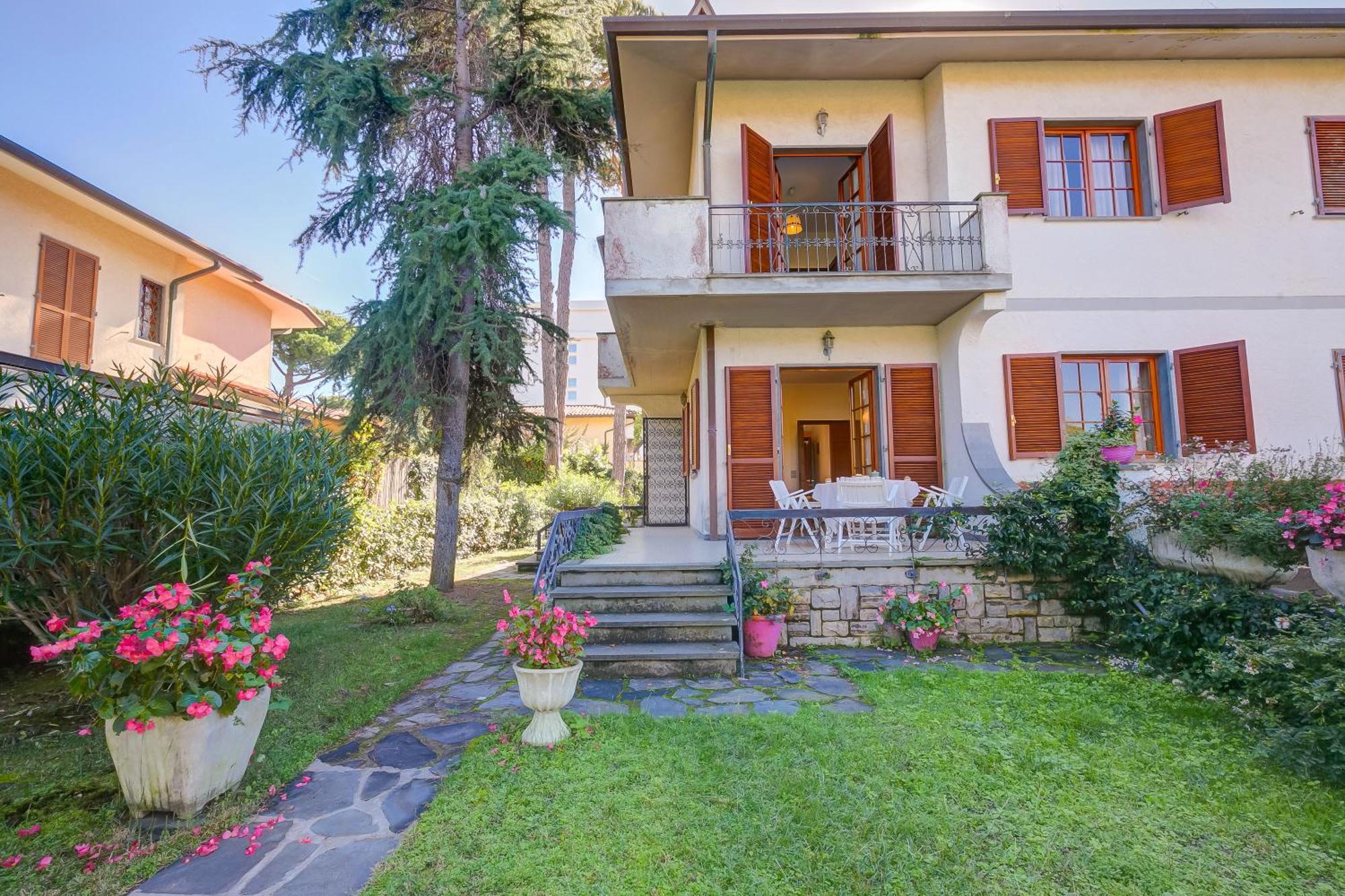 Casa Maddalena Al Mare 600M From Sea - Happy Rentals Marina di Pietrasanta Esterno foto